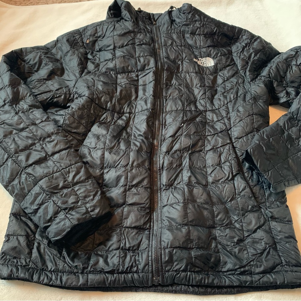 North Face Men’s Black Thermoball Hooded Jacket Size Small